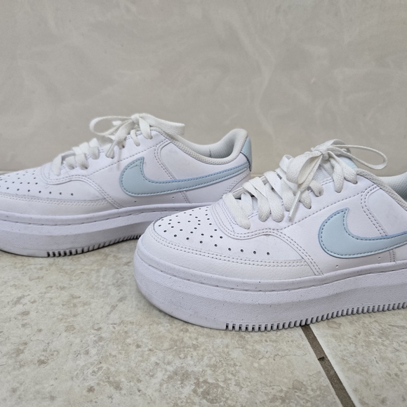 Nike Women's White and Light Blue Sneakers - Picture 5 of 7
